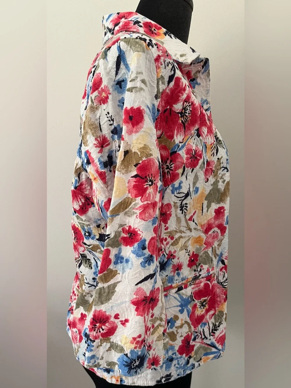 NWOT Koret Floral Button-Front Jacket - White with Red & Blue size 10